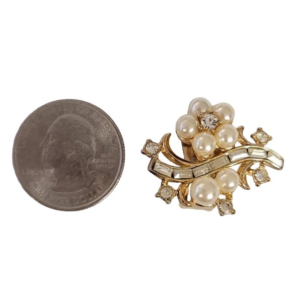 Trifari Vintage Gold Tone Faux Pearl Clear Baguette Rhinestone Clip Earrings E08 - Picture 9 of 12